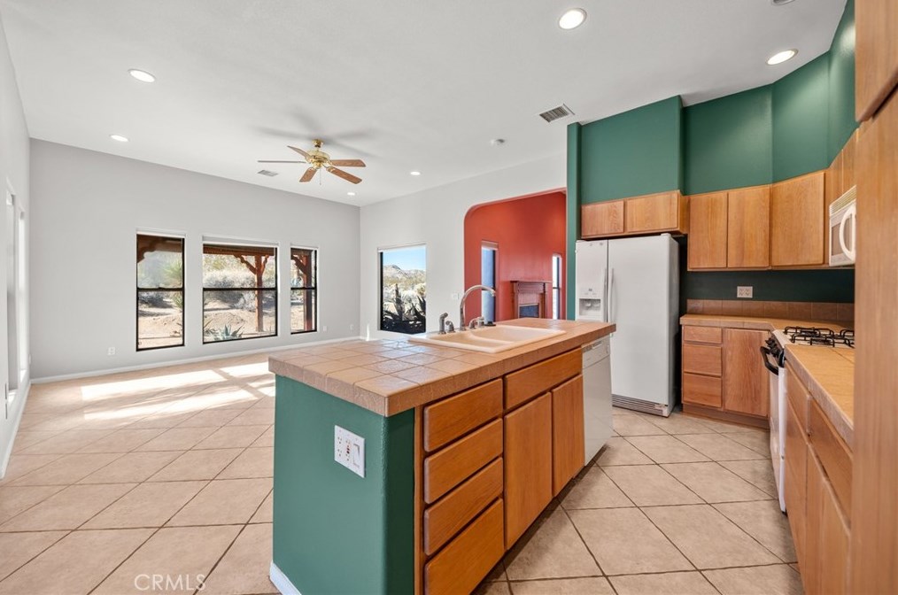 68922 Serrano Rd, Twntynine Plm CA  92277-6825 exterior