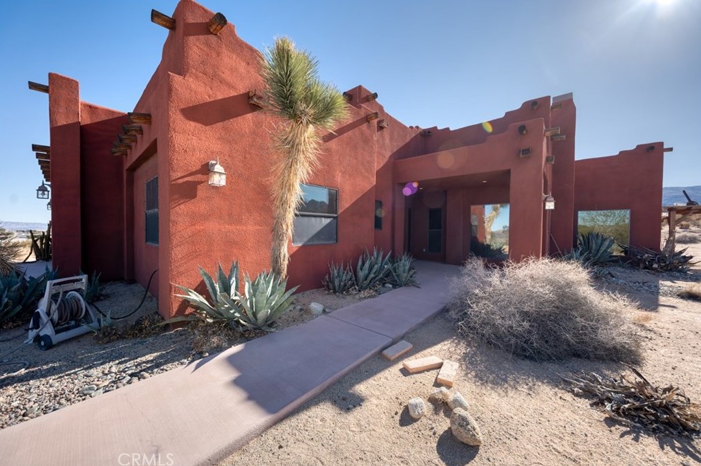 68922 Serrano Rd, Twntynine Plm CA  92277-6825 exterior