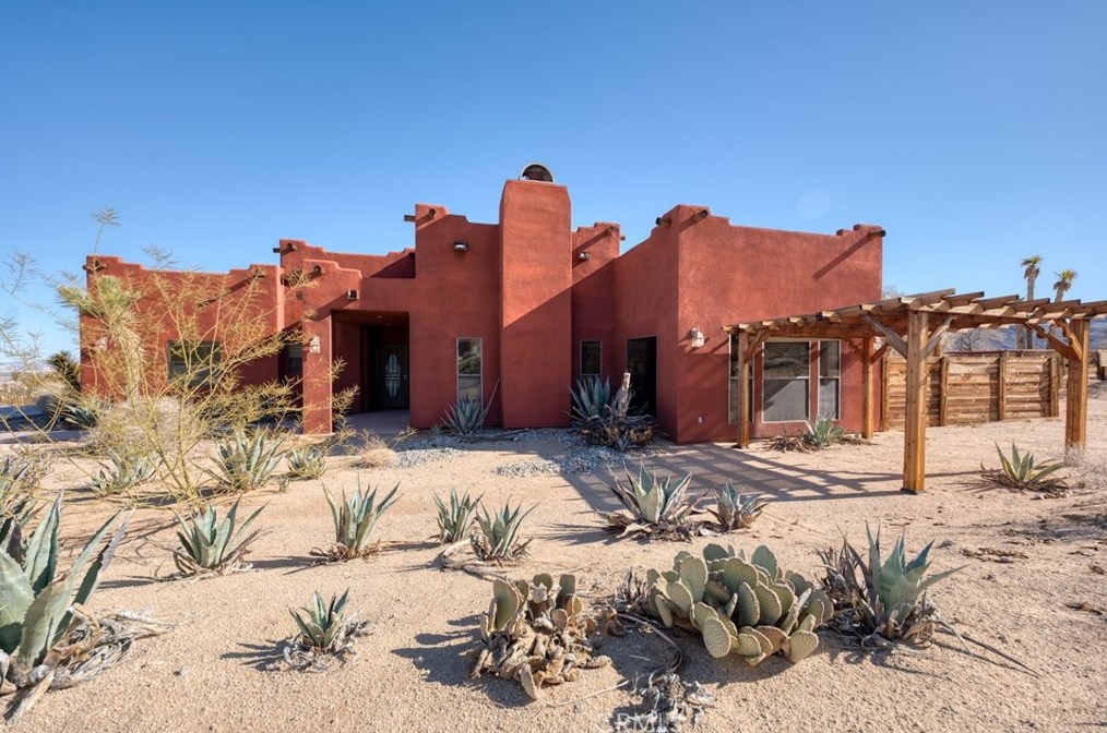 68922 Serrano Rd, Twntynine Plm CA  92277-6825 exterior