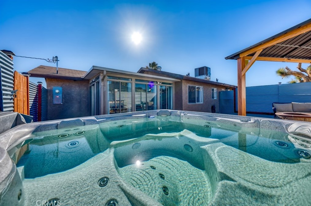 5124 Paradise View Rd, Yucca Valley CA  92284-9029 exterior