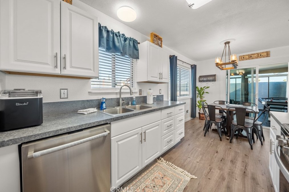 5124 Paradise View Rd, Yucca Valley CA  92284-9029 exterior