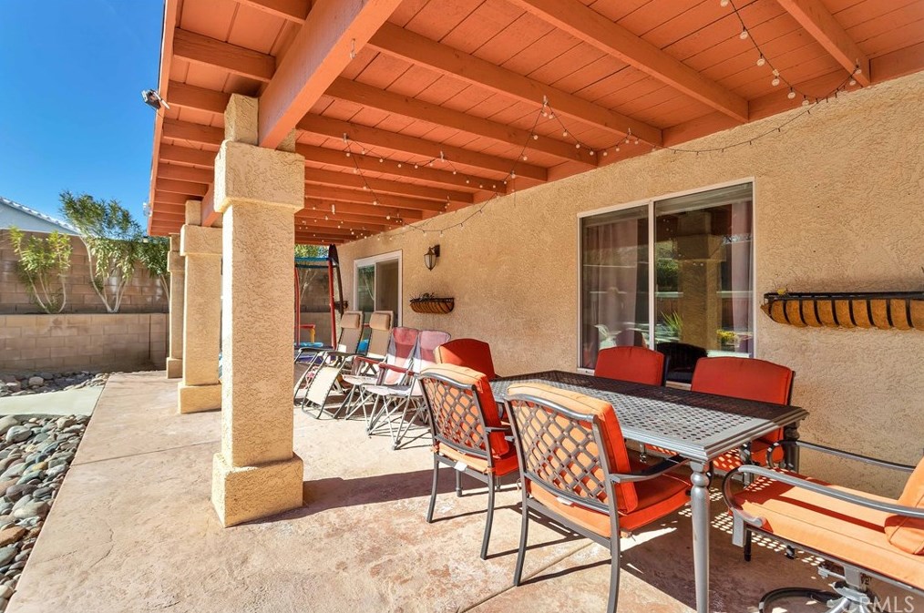 8562 Asio Way, Yucca Valley CA  92284-4187 exterior