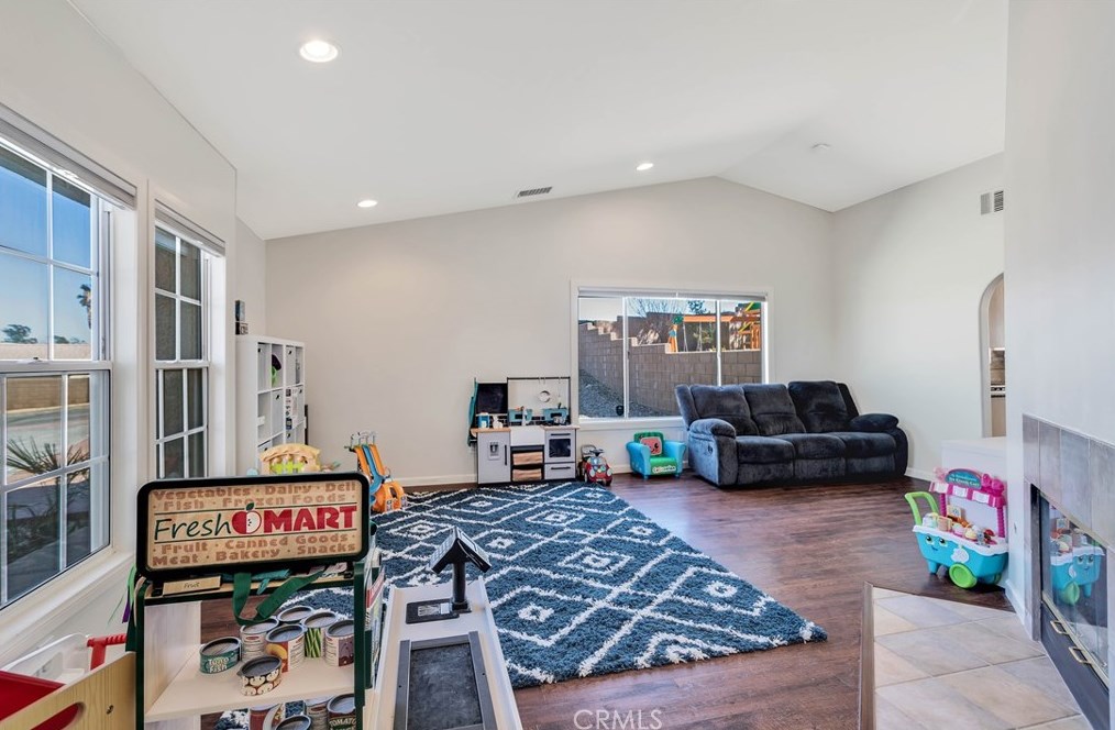 8562 Asio Way, Yucca Valley CA  92284-4187 exterior