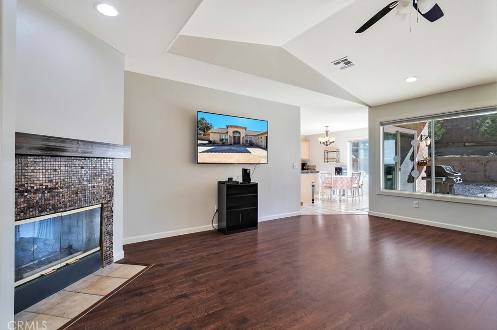 8562 Asio Way, Yucca Valley CA  92284-4187 exterior