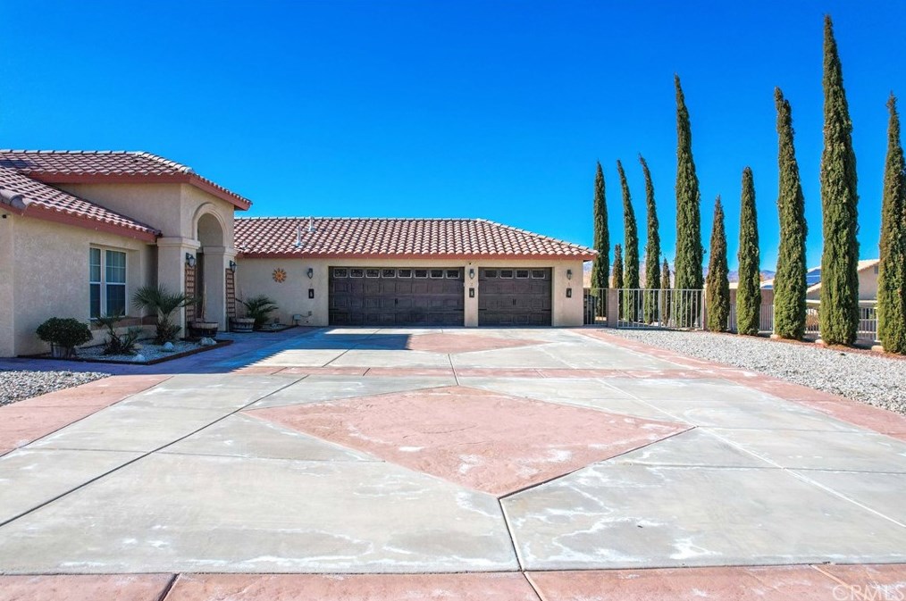 8562 Asio Way, Yucca Valley CA  92284-4187 exterior