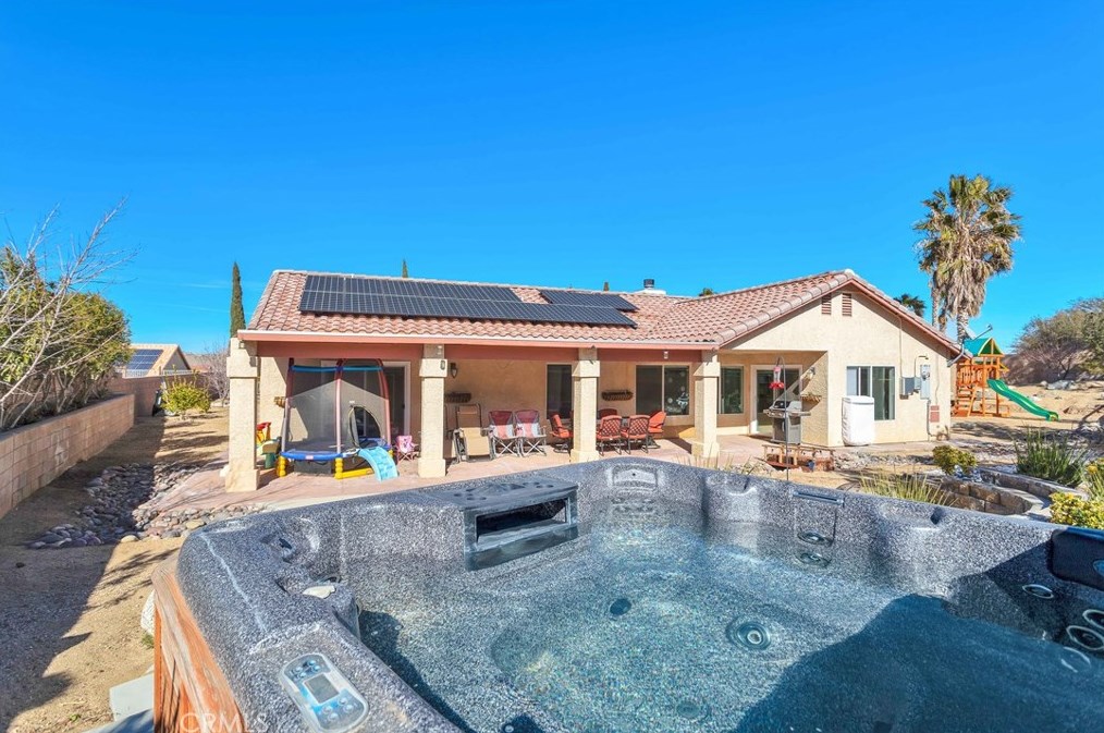 8562 Asio Way, Yucca Valley CA  92284-4187 exterior