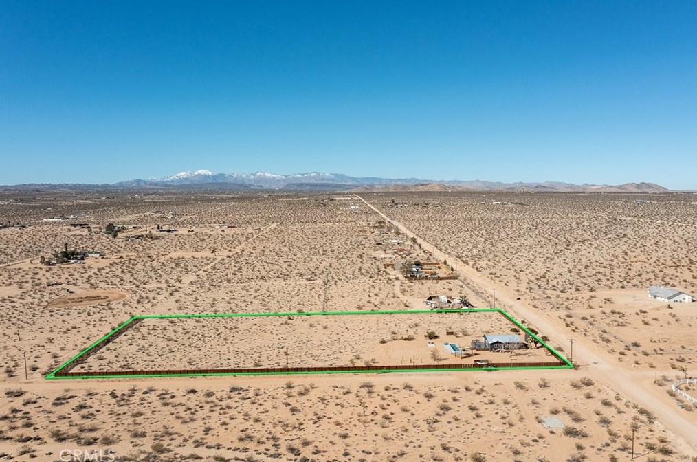 2500 Center Ave, Joshua Tree CA  92252-3387 exterior