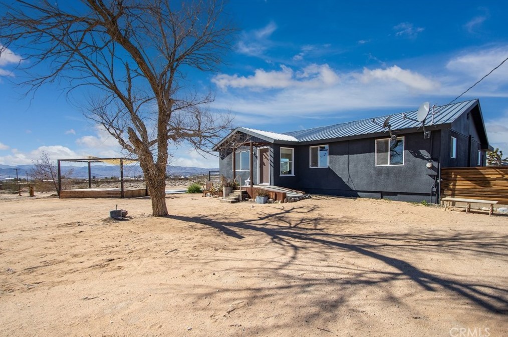 2500 Center Ave, Joshua Tree CA  92252-3387 exterior