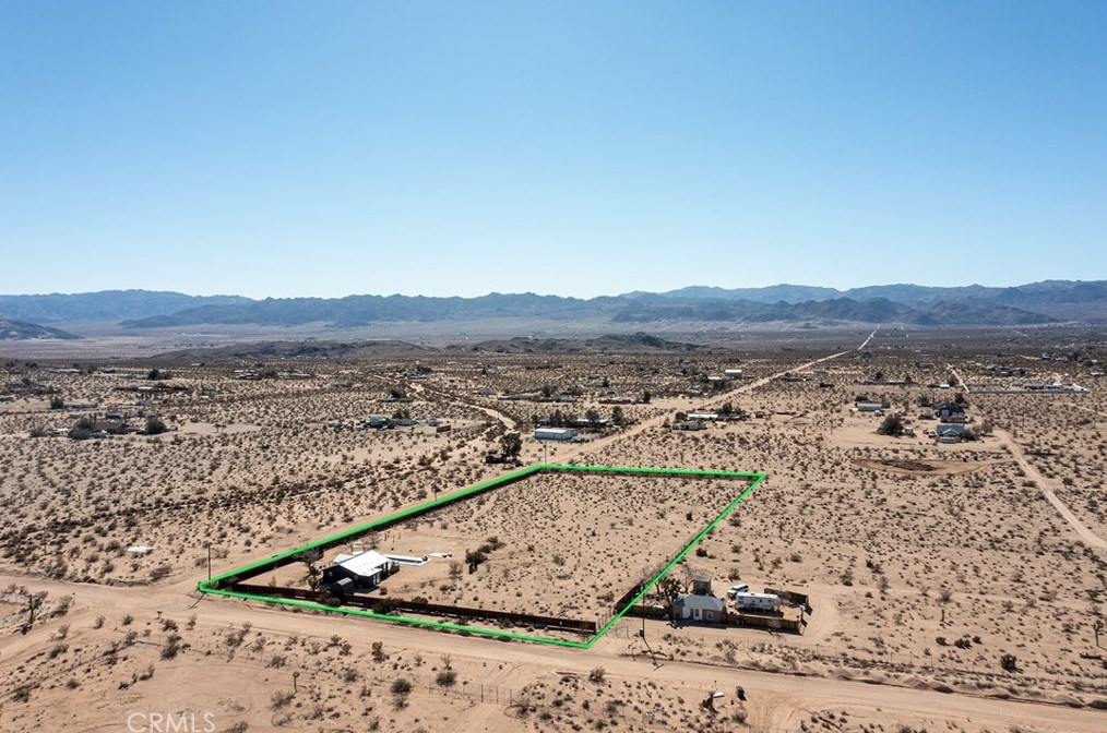 2500 Center Ave, Joshua Tree CA  92252-3387 exterior
