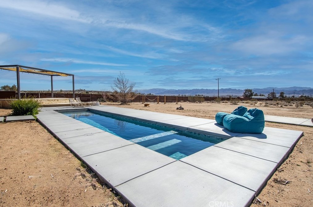 2500 Center Ave, Joshua Tree CA  92252-3387 exterior