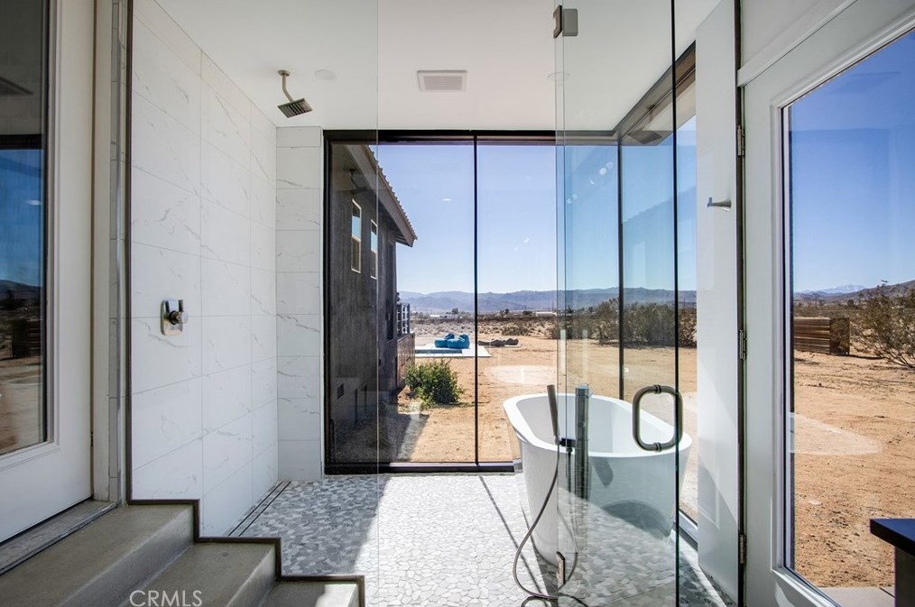 2500 Center Ave, Joshua Tree CA  92252-3387 exterior