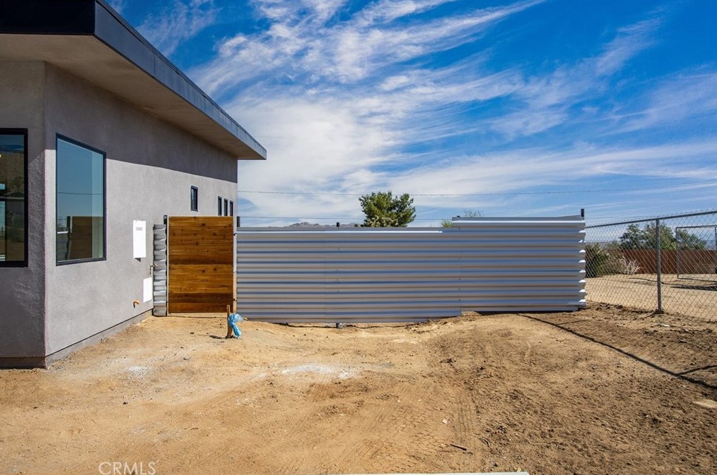 60746 Latham Trl, Joshua Tree CA  92252-2868 exterior