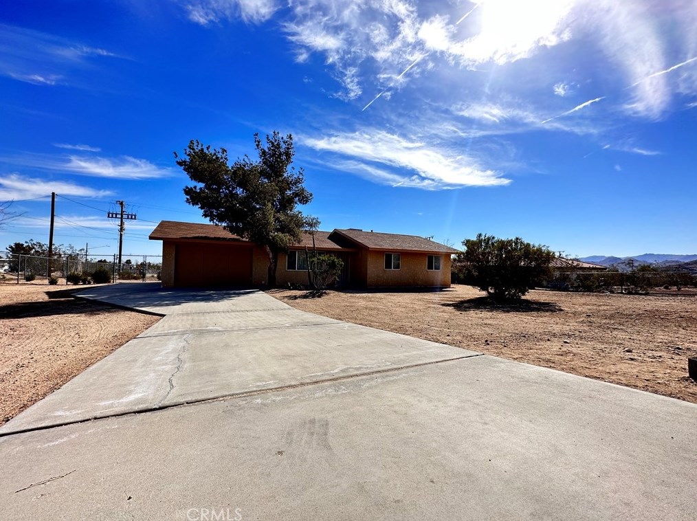 4657 Avenida Del Sol, Joshua Tree CA  92252-1501 exterior