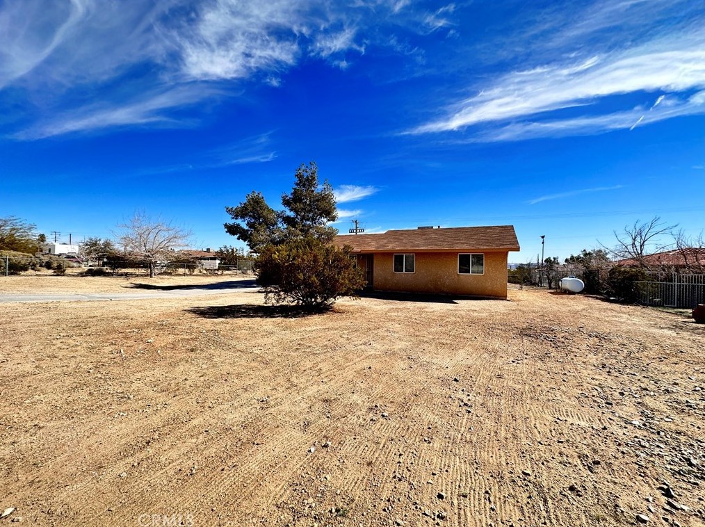 4657 Avenida Del Sol, Joshua Tree CA  92252-1501 exterior