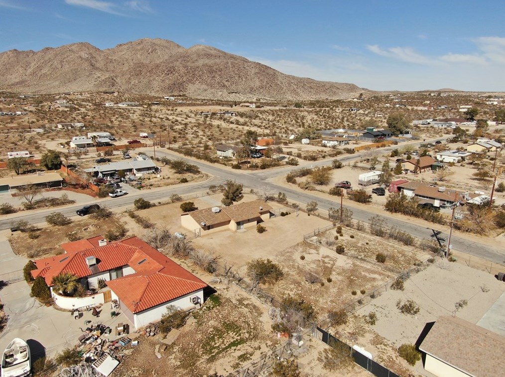 4657 Avenida Del Sol, Joshua Tree CA  92252-1501 exterior