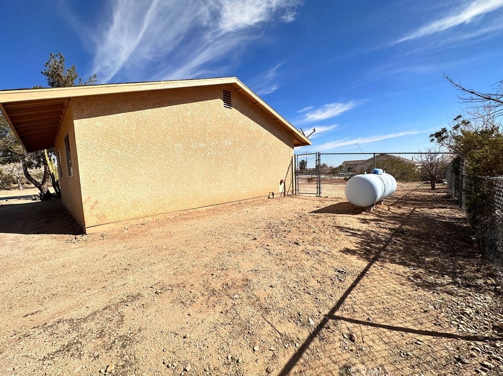 4657 Avenida Del Sol, Joshua Tree CA  92252-1501 exterior