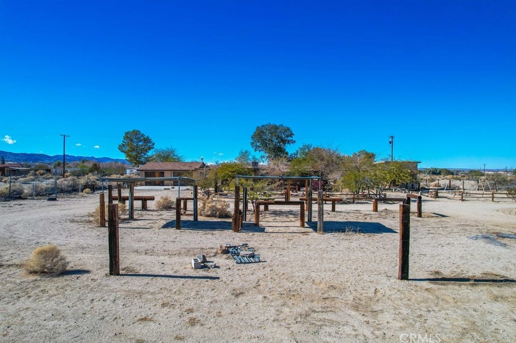 4999 Araby Ave, Twntynine Plm CA  92277-6744 exterior