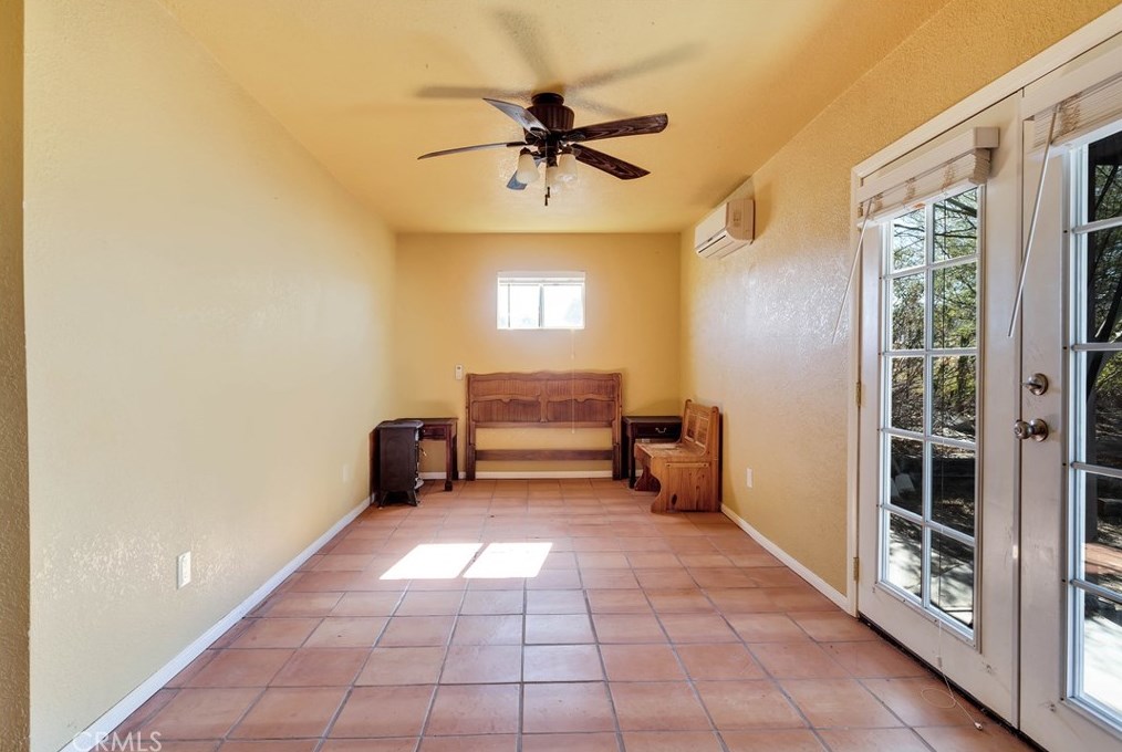 4999 Araby Ave, Twntynine Plm CA  92277-6744 exterior