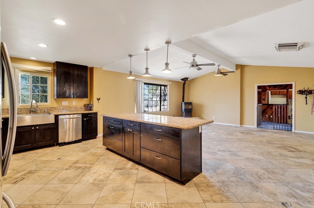 4999 Araby Ave, Twntynine Plm CA  92277-6744 exterior