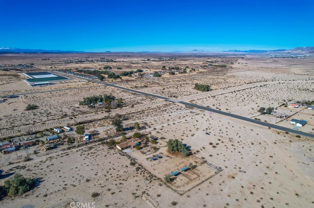 4999 Araby Ave, Twntynine Plm CA  92277-6744 exterior