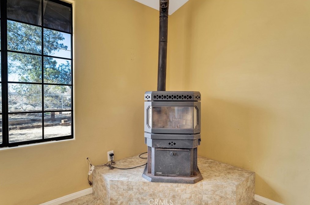 4999 Araby Ave, Twntynine Plm CA  92277-6744 exterior