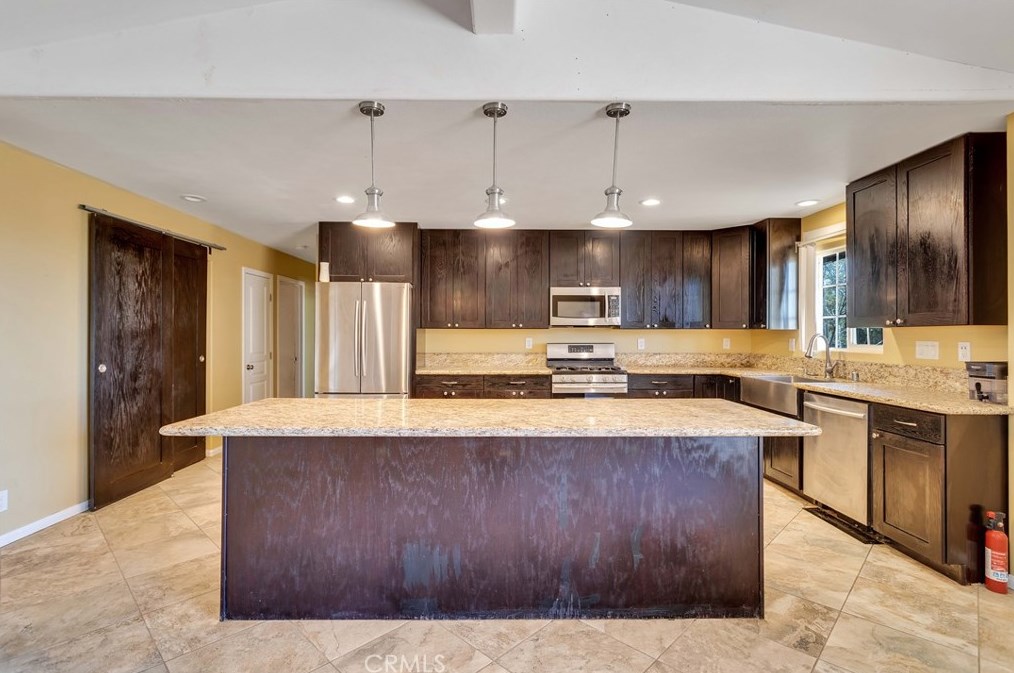 4999 Araby Ave, Twntynine Plm CA  92277-6744 exterior