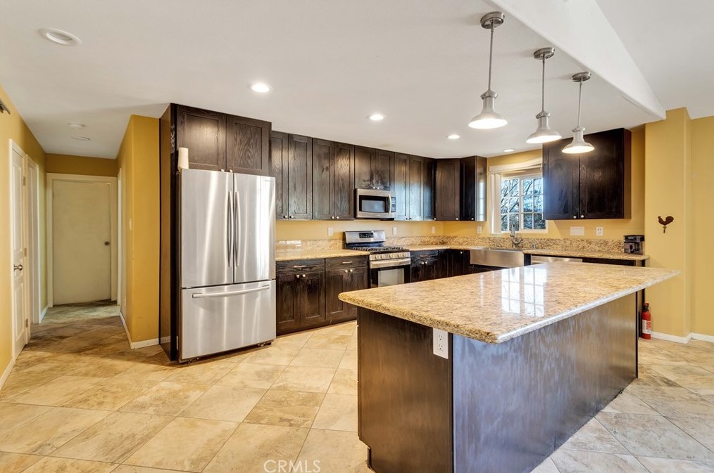 4999 Araby Ave, Twntynine Plm CA  92277-6744 exterior