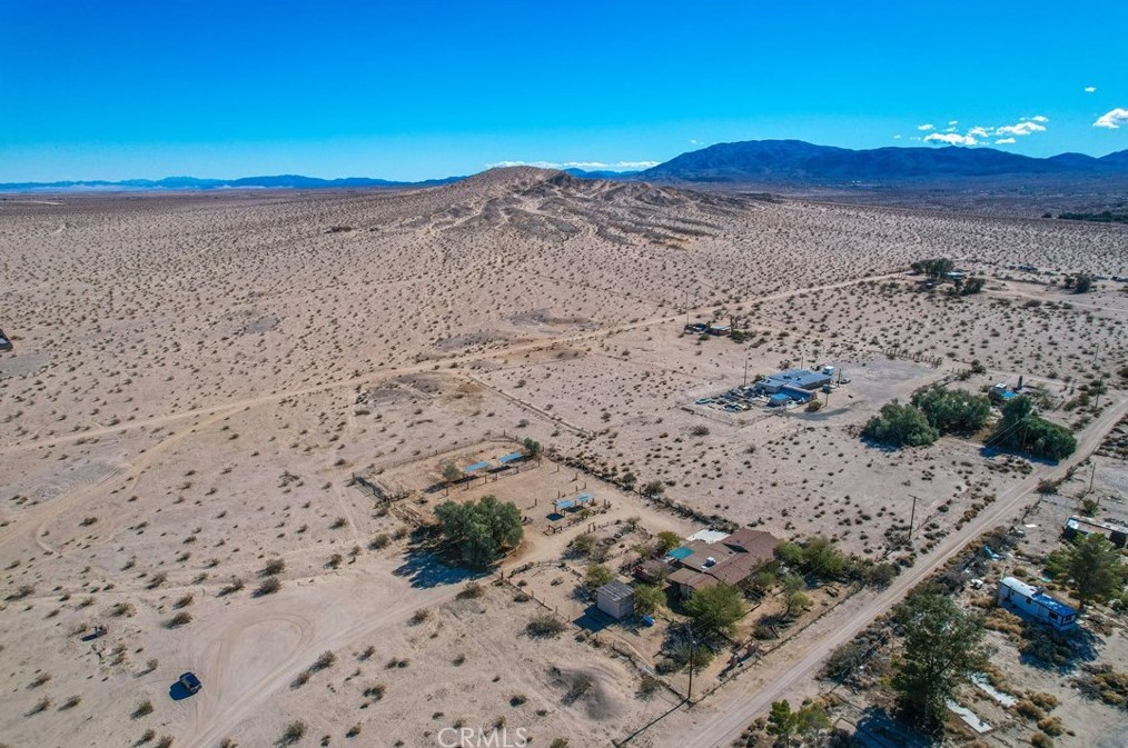 4999 Araby Ave, Twntynine Plm CA  92277-6744 exterior