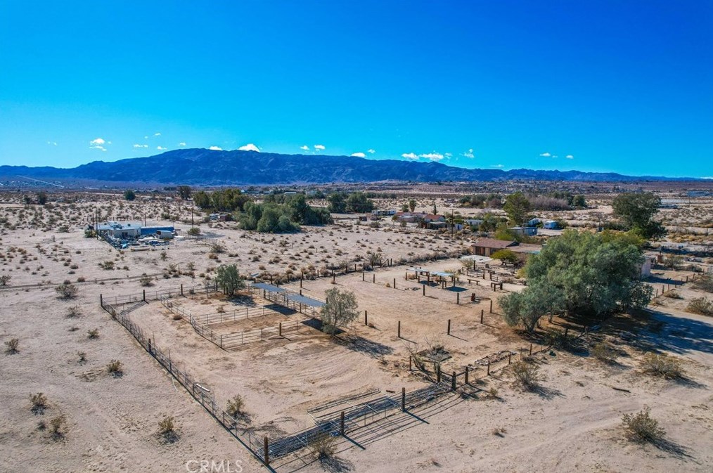 4999 Araby Ave, Twntynine Plm CA  92277-6744 exterior