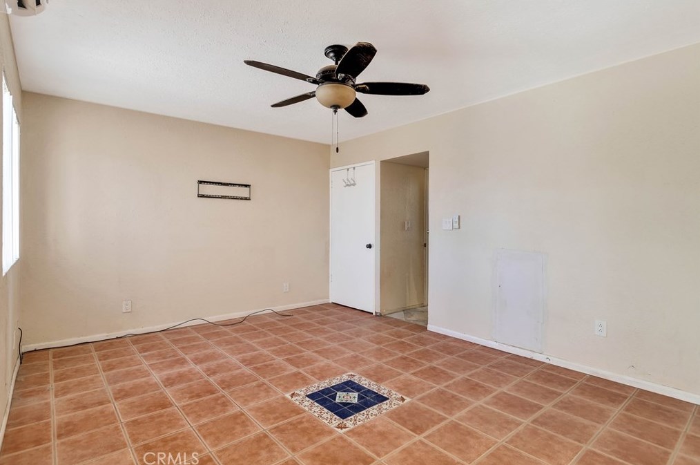 4999 Araby Ave, Twntynine Plm CA  92277-6744 exterior