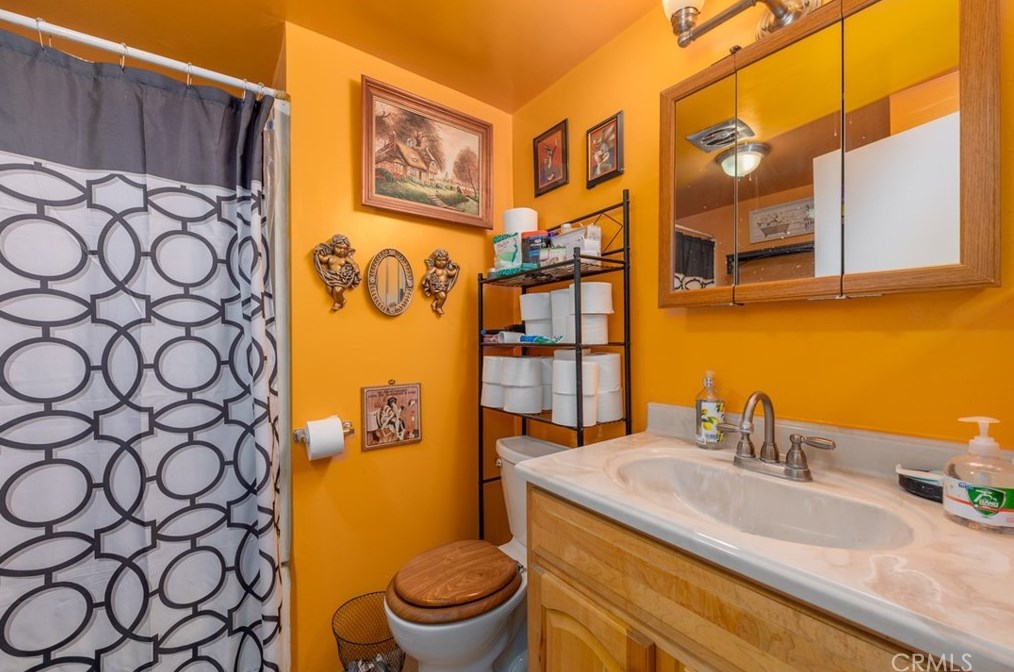 4592 Camarilla Ave, Yucca Valley CA  92284-1226 exterior