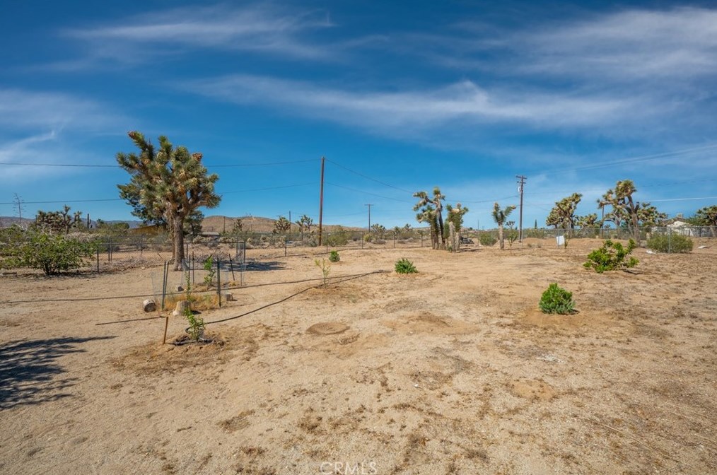 4592 Camarilla Ave, Yucca Valley CA  92284-1226 exterior