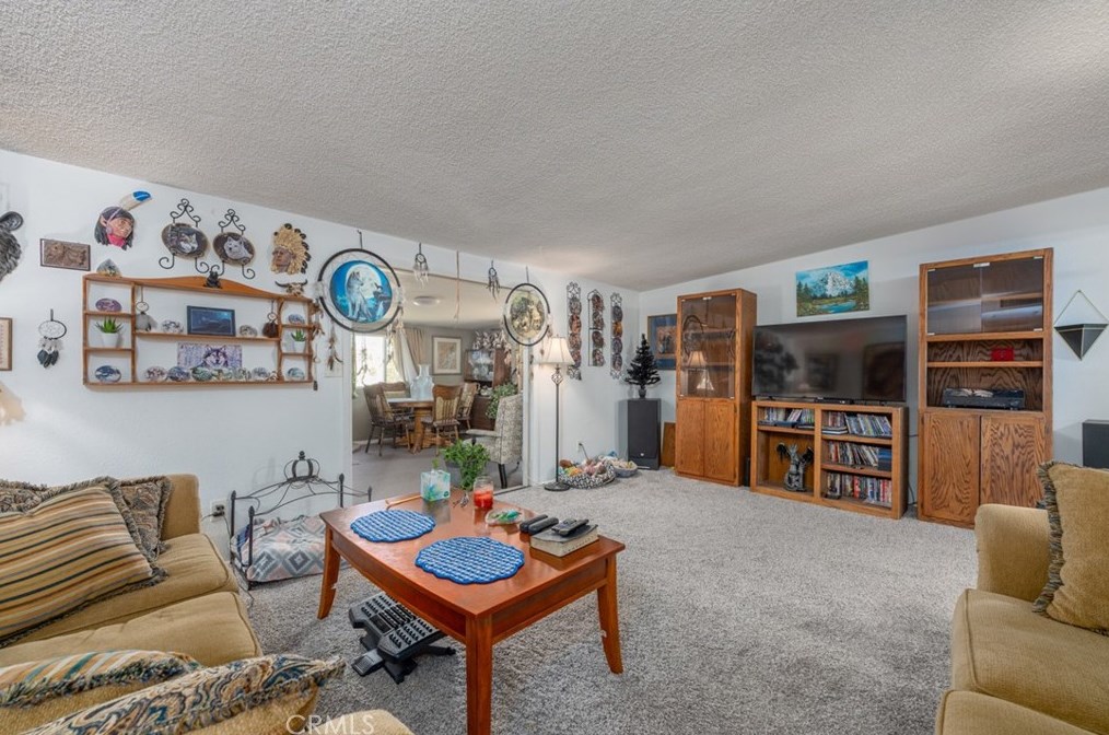 4592 Camarilla Ave, Yucca Valley CA  92284-1226 exterior