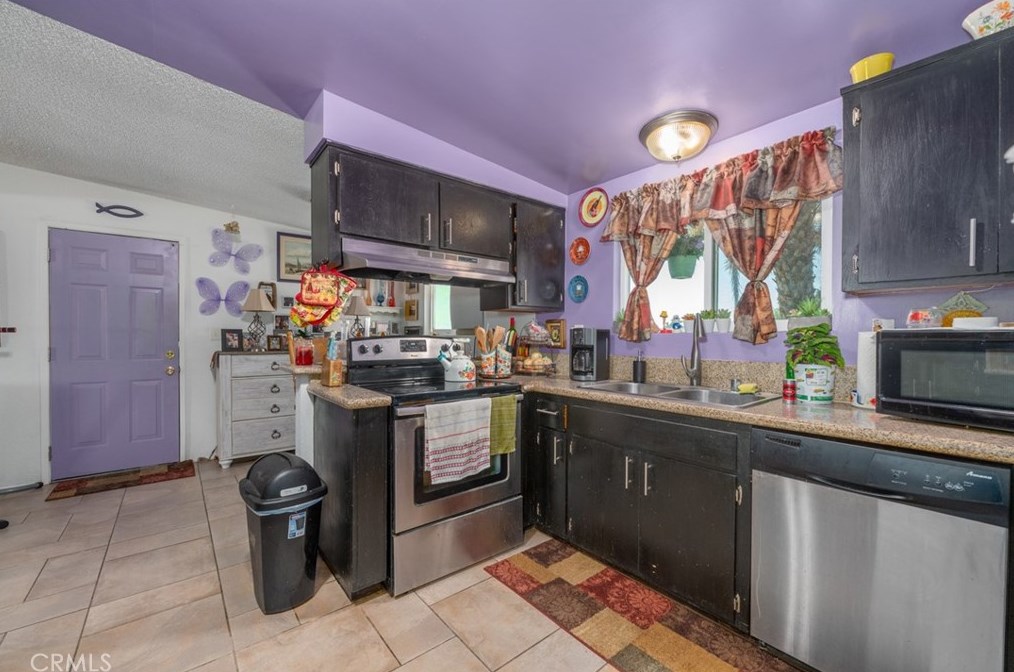 4592 Camarilla Ave, Yucca Valley CA  92284-1226 exterior
