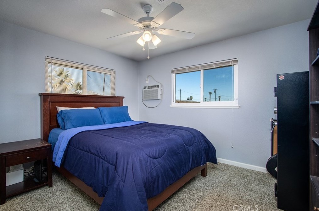 5837 La Luna Ave, Twntynine Plm CA  92277-5210 exterior