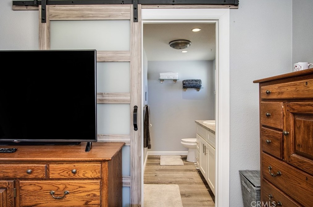 5837 La Luna Ave, Twntynine Plm CA  92277-5210 exterior