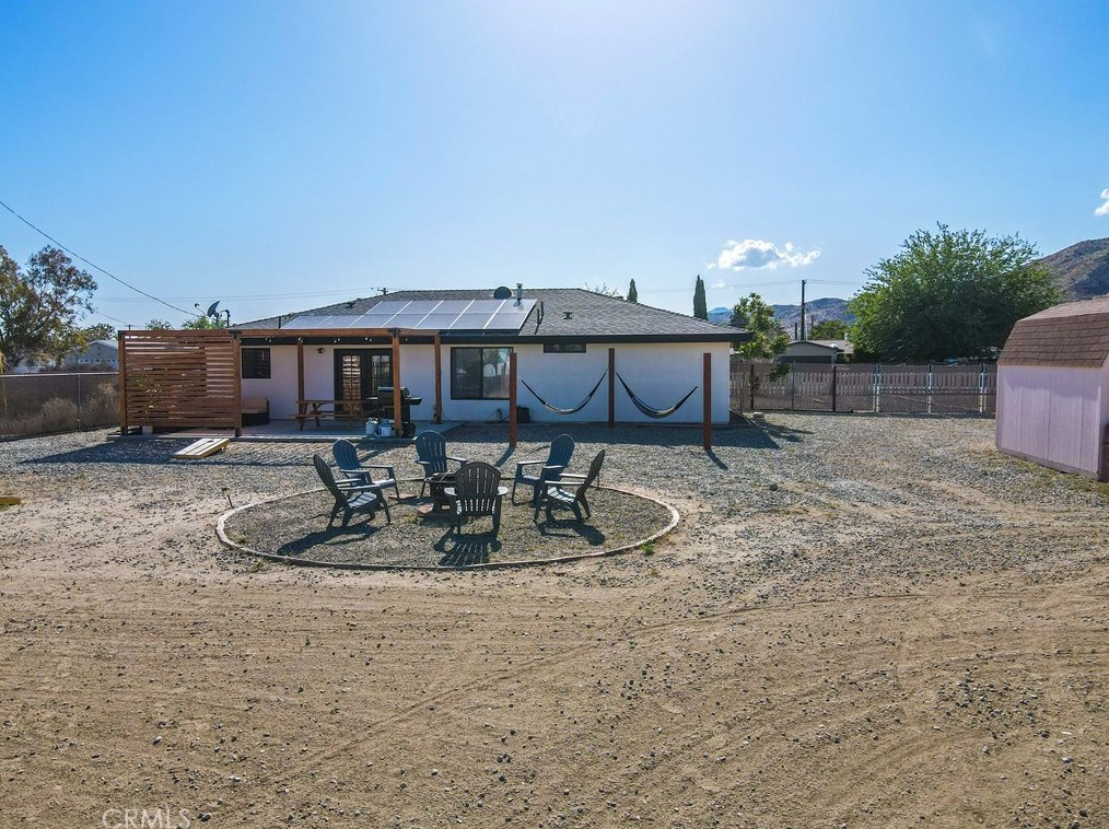 6989 Cholla Ave, Yucca Valley CA  92284-2704 exterior