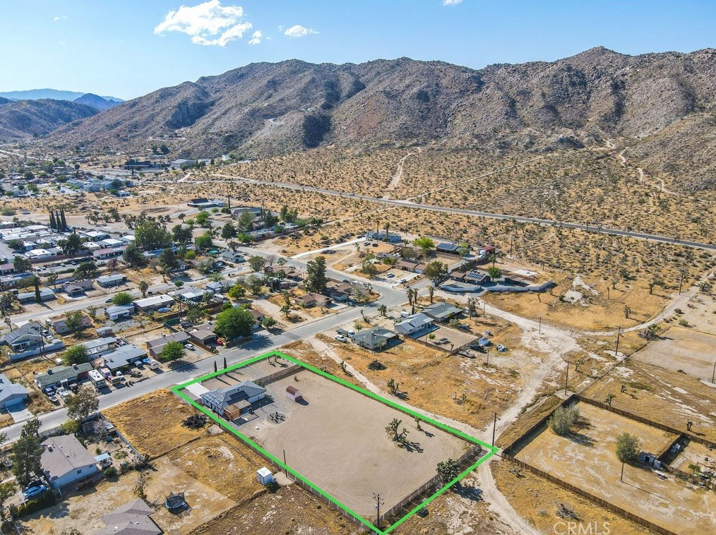 6989 Cholla Ave, Yucca Valley CA  92284-2704 exterior