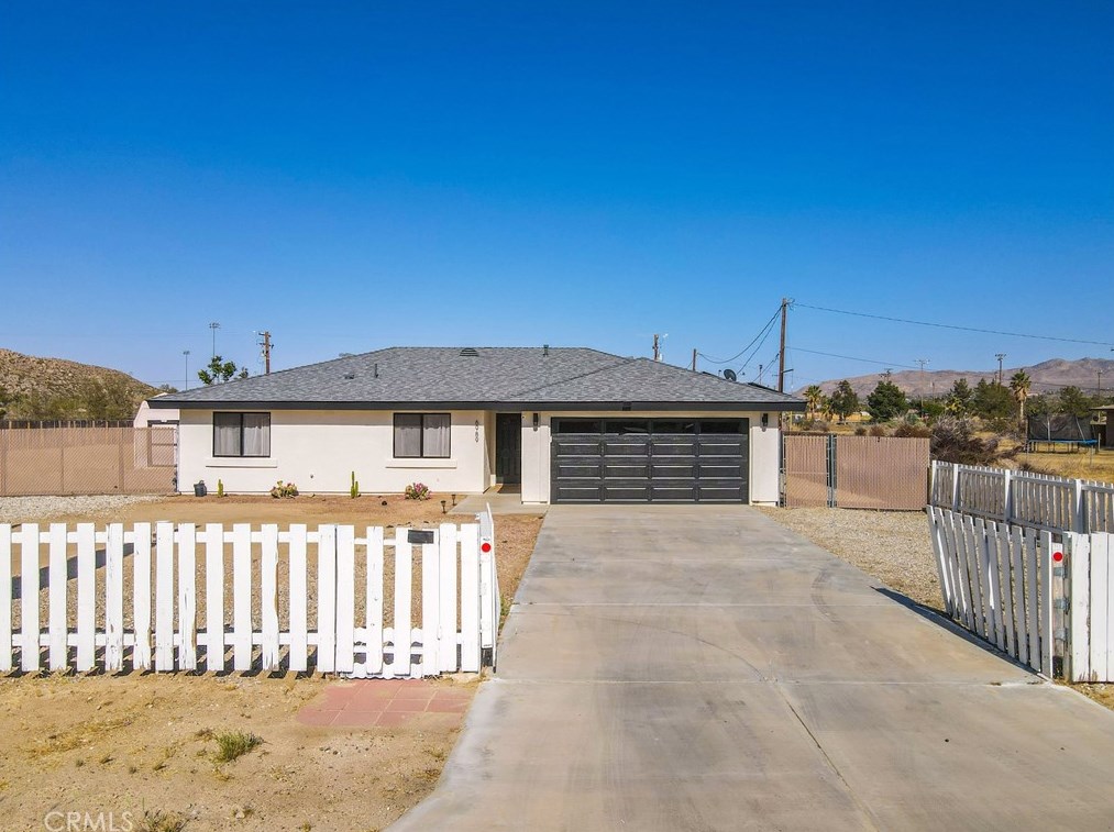 6989 Cholla Ave, Yucca Valley CA  92284-2704 exterior