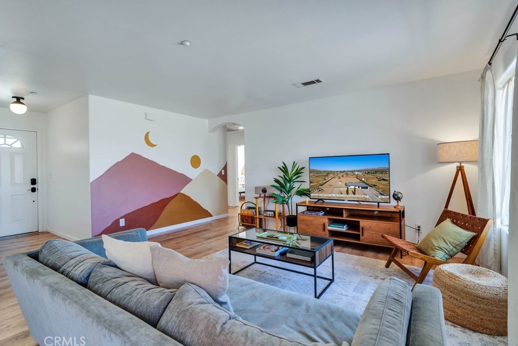 6989 Cholla Ave, Yucca Valley CA  92284-2704 exterior