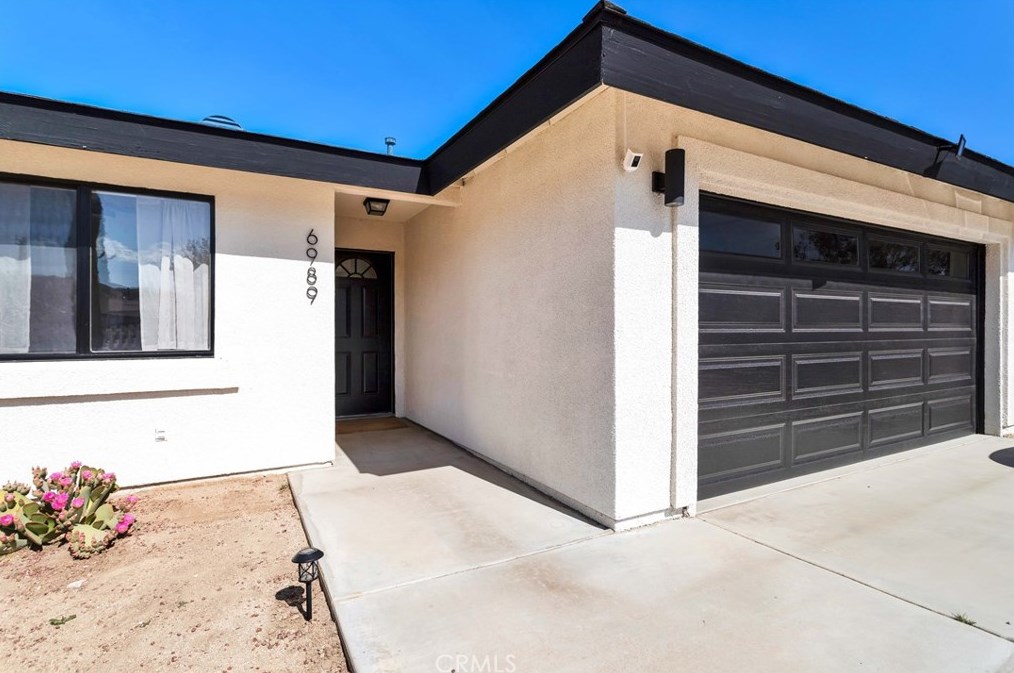 6989 Cholla Ave, Yucca Valley CA  92284-2704 exterior