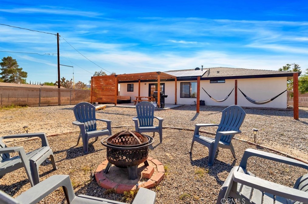 6989 Cholla Ave, Yucca Valley CA  92284-2704 exterior