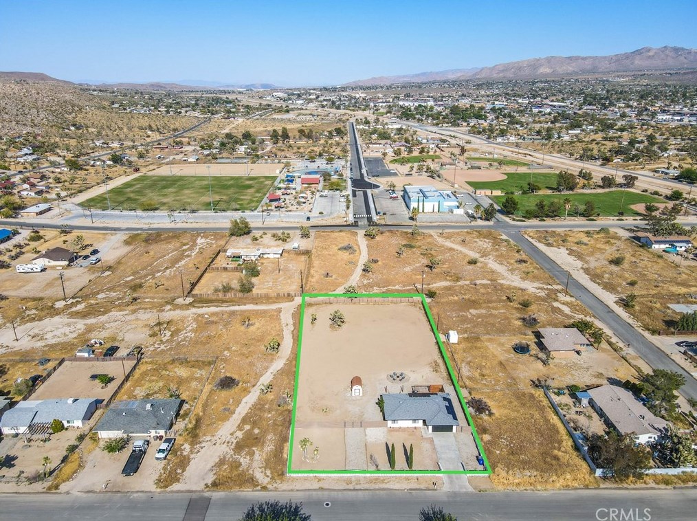 6989 Cholla Ave, Yucca Valley CA  92284-2704 exterior