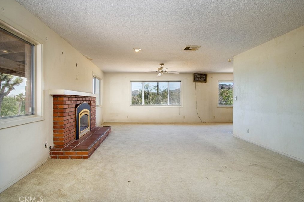 7554 Pinon Dr, Yucca Valley CA  92284-8300 exterior