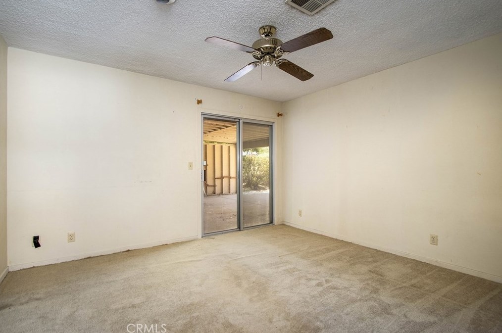 7554 Pinon Dr, Yucca Valley CA  92284-8300 exterior