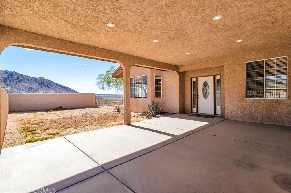 74384 Rocky Rd, Twntynine Plm CA  92277-3982 exterior
