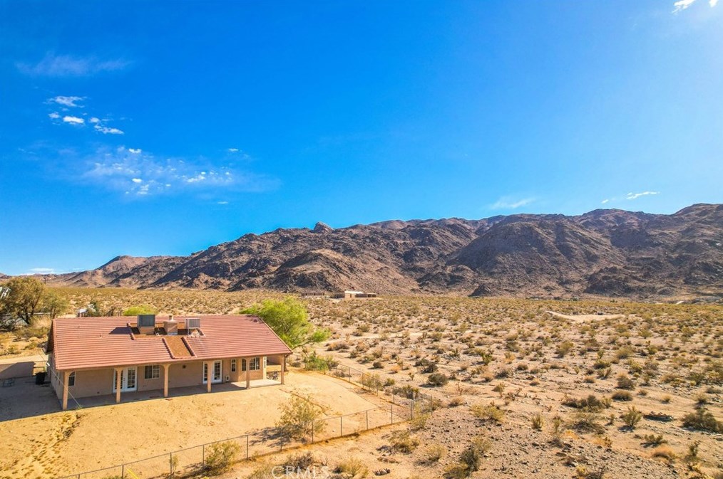 74384 Rocky Rd, Twntynine Plm CA  92277-3982 exterior