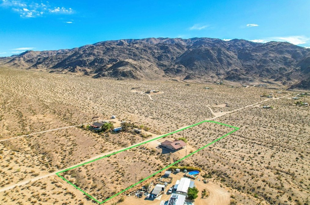 74384 Rocky Rd, Twntynine Plm CA  92277-3982 exterior