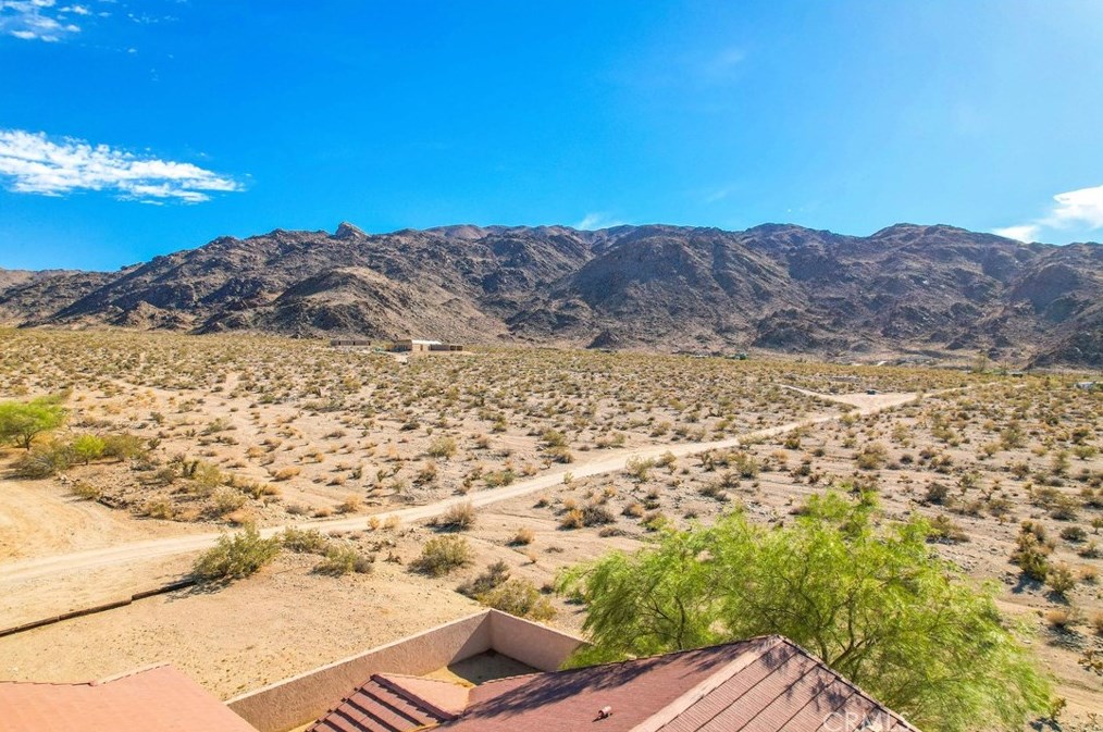 74384 Rocky Rd, Twntynine Plm CA  92277-3982 exterior
