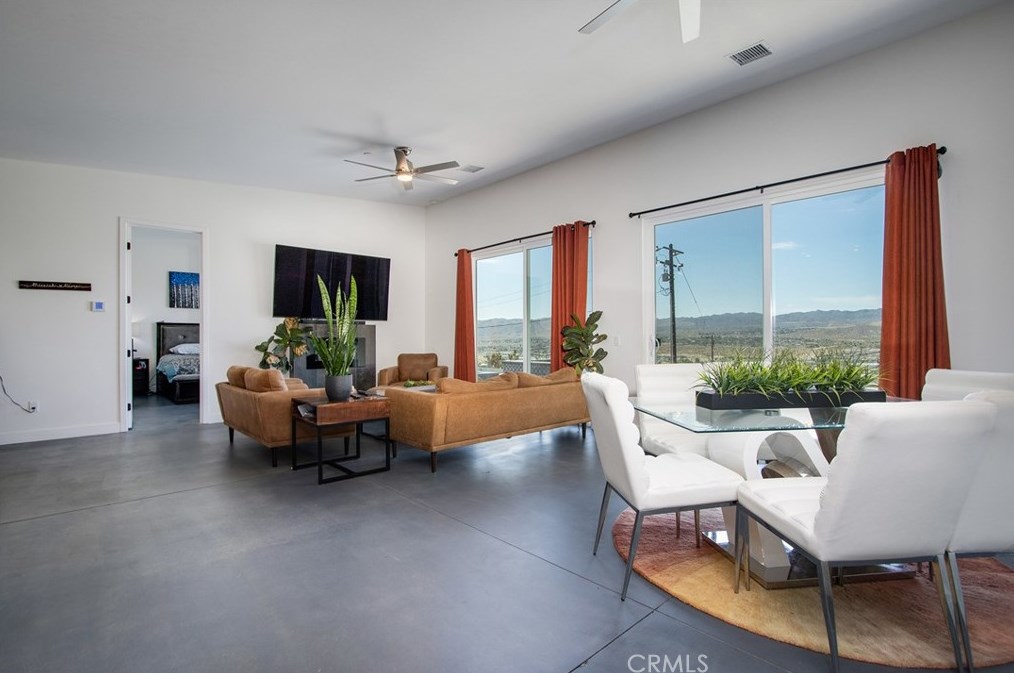 59425 Sun Mesa Dr, Yucca Valley CA 92284-9000 exterior